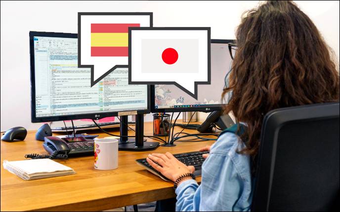 Traductor de Japonés trabajando en la traducción de español a Japonés de un documento. 