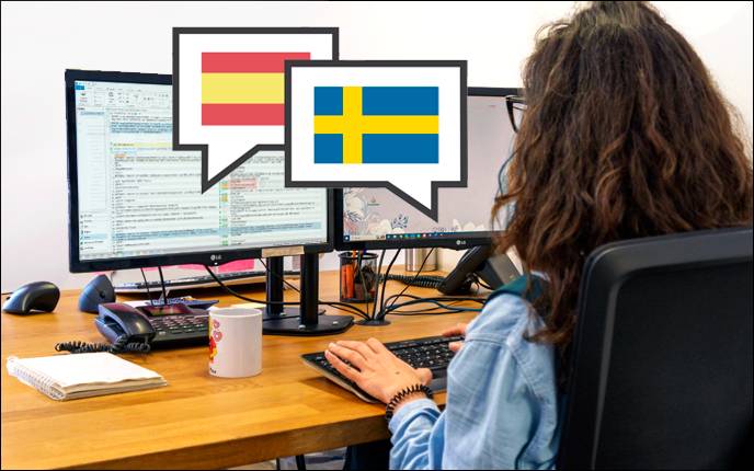 Traductor de Sueco trabajando en la traducción de Español a Sueco de un documento. 